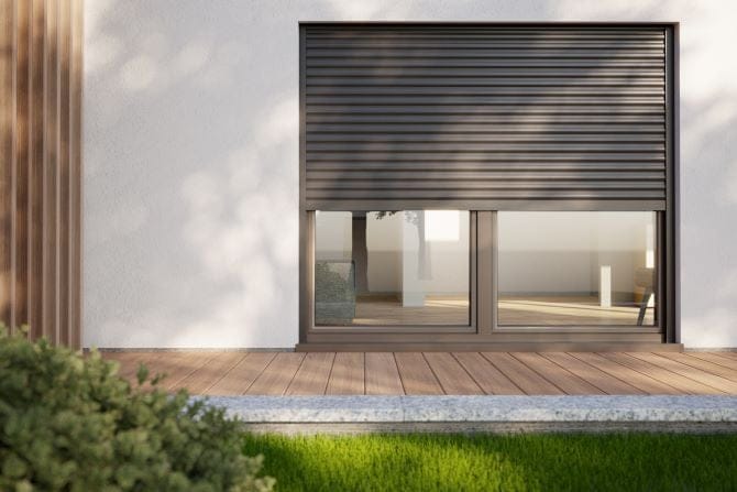 Antraciet standaard rolluik op maat voor een woning.